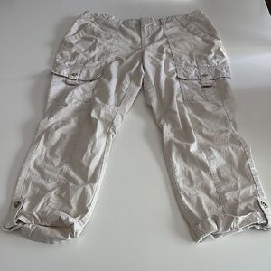 🏕️ White House Black Market Women’s Cargo Crop Pants – Size 8